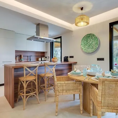 Endless Luxury At Paradise