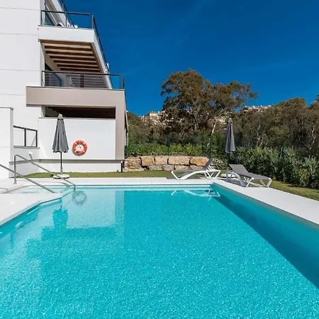 Endless Luxury At Paradise Apartment *