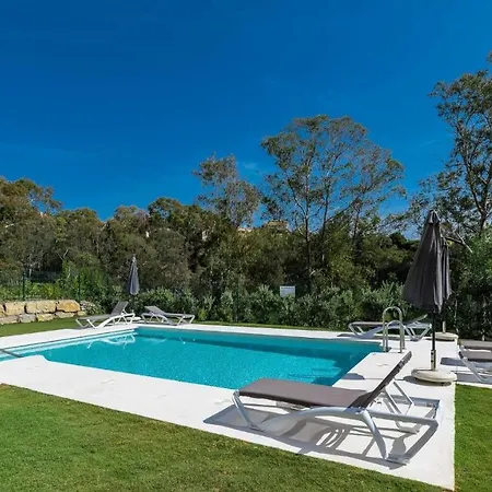 Endless Luxury At Paradise Apartment