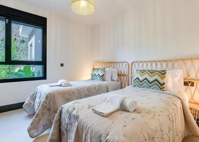 Endless Luxury At Paradise *