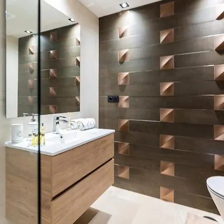 Endless Luxury At Paradise Apartment *