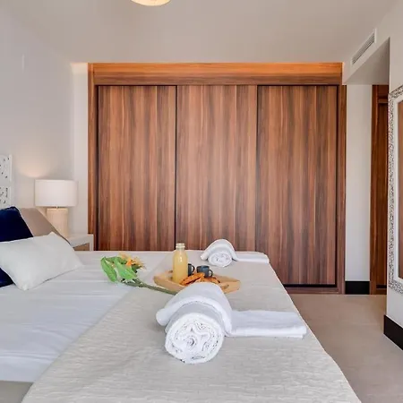 Endless Luxury At Paradise Apartment *